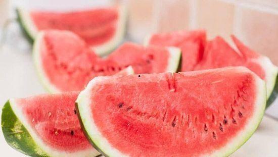 胖人可以吃酸瓜吗吗,胖人饮食中的健康选择?